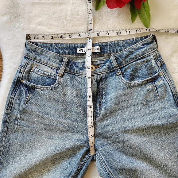 Zara Distressed Straight Leg Jeans - Size 0 - Picture 10 of 10